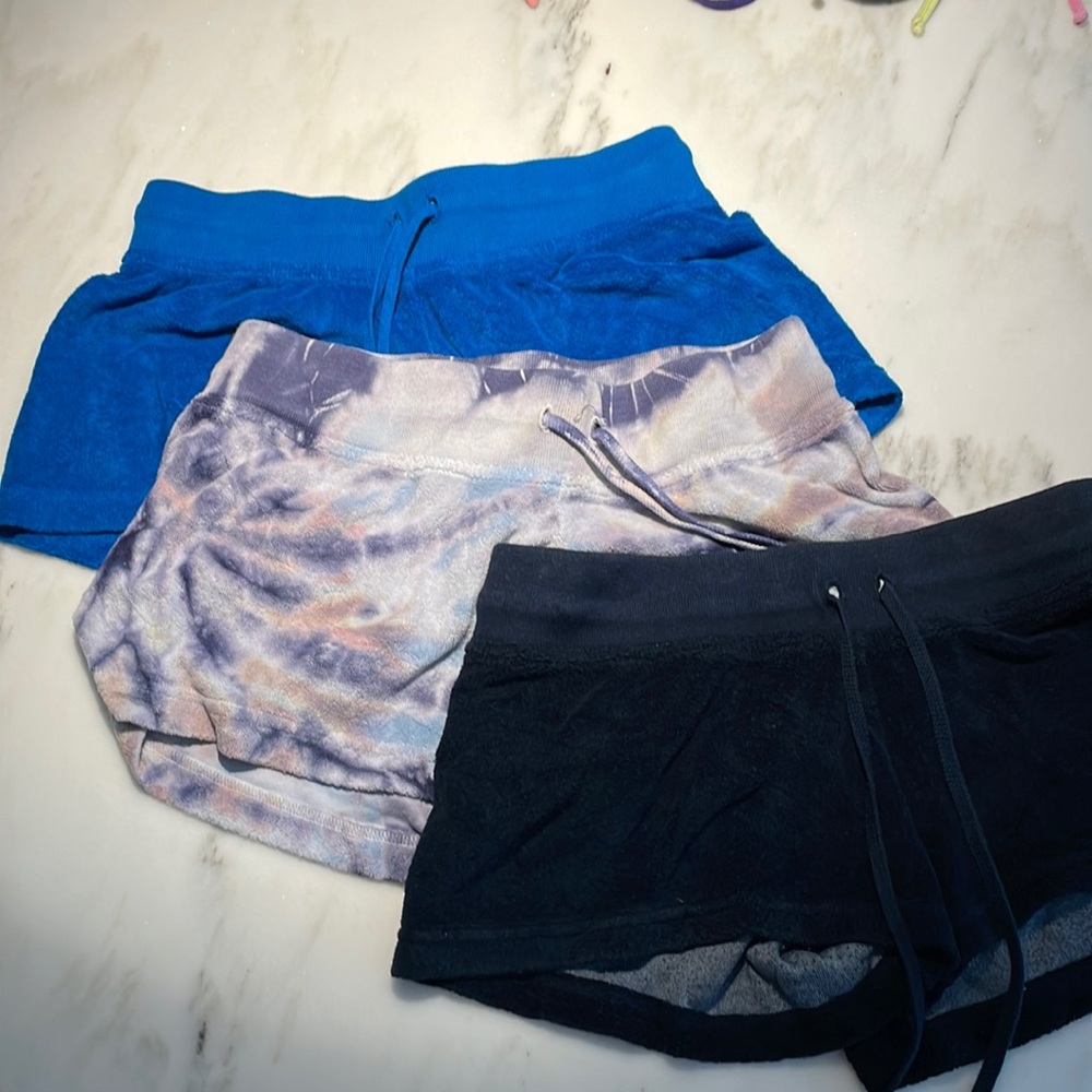 3 size junior medium hard tail shorts